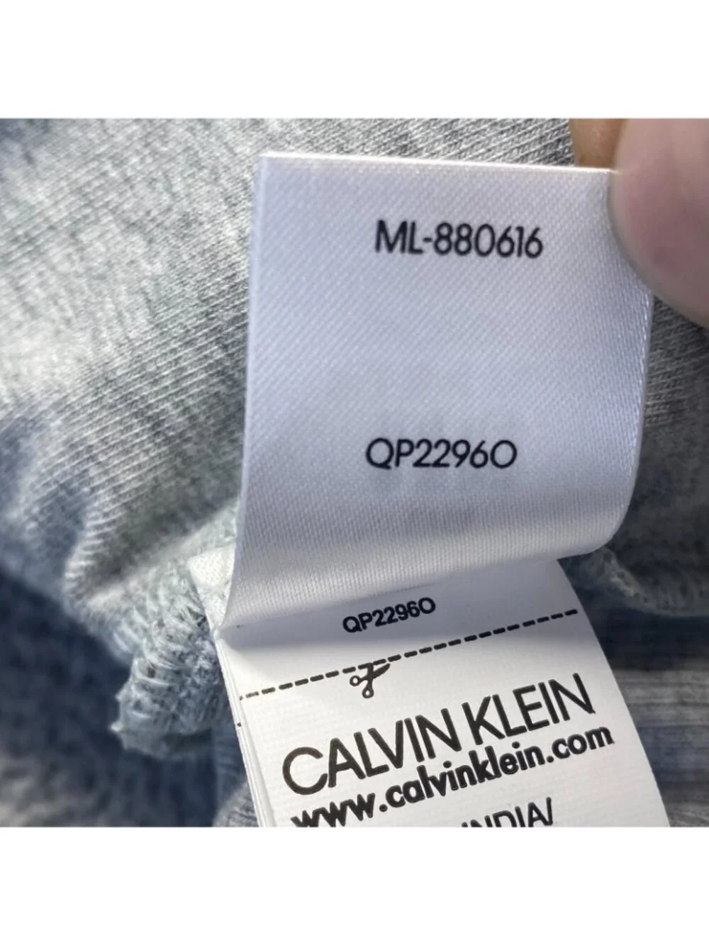 Calvin Klein Women`s Lightly Lined Ribbed Bralette  Size L Color  Grey